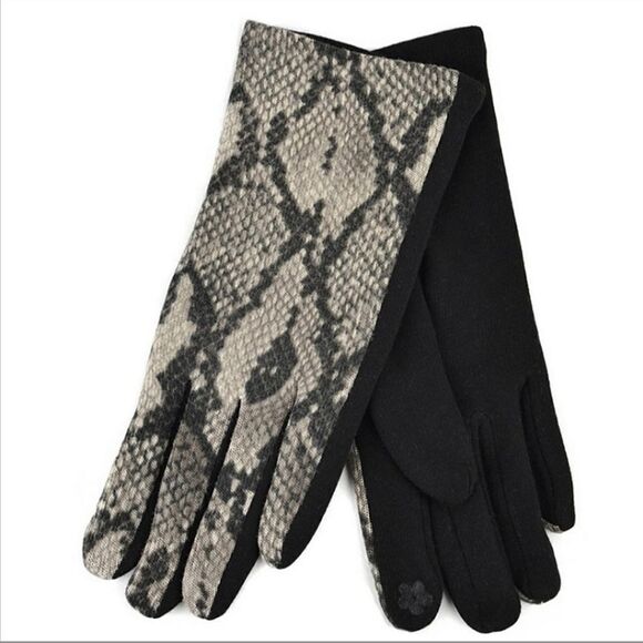 32. Animal Print Snakeskin Design Touchscreen Gloves - Picture 1 of 5